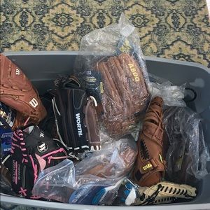 🥎 softball. Baseball ⚾️ gloves!